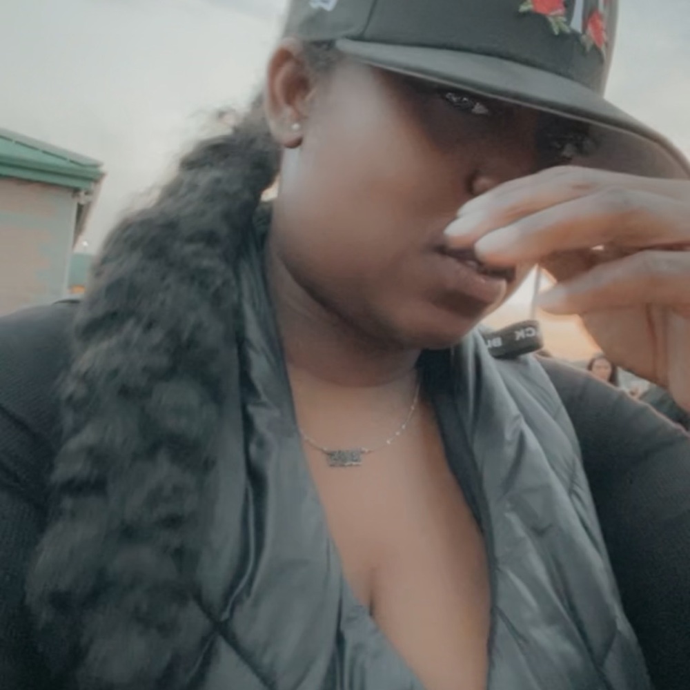 Meet your Posher, Crystal